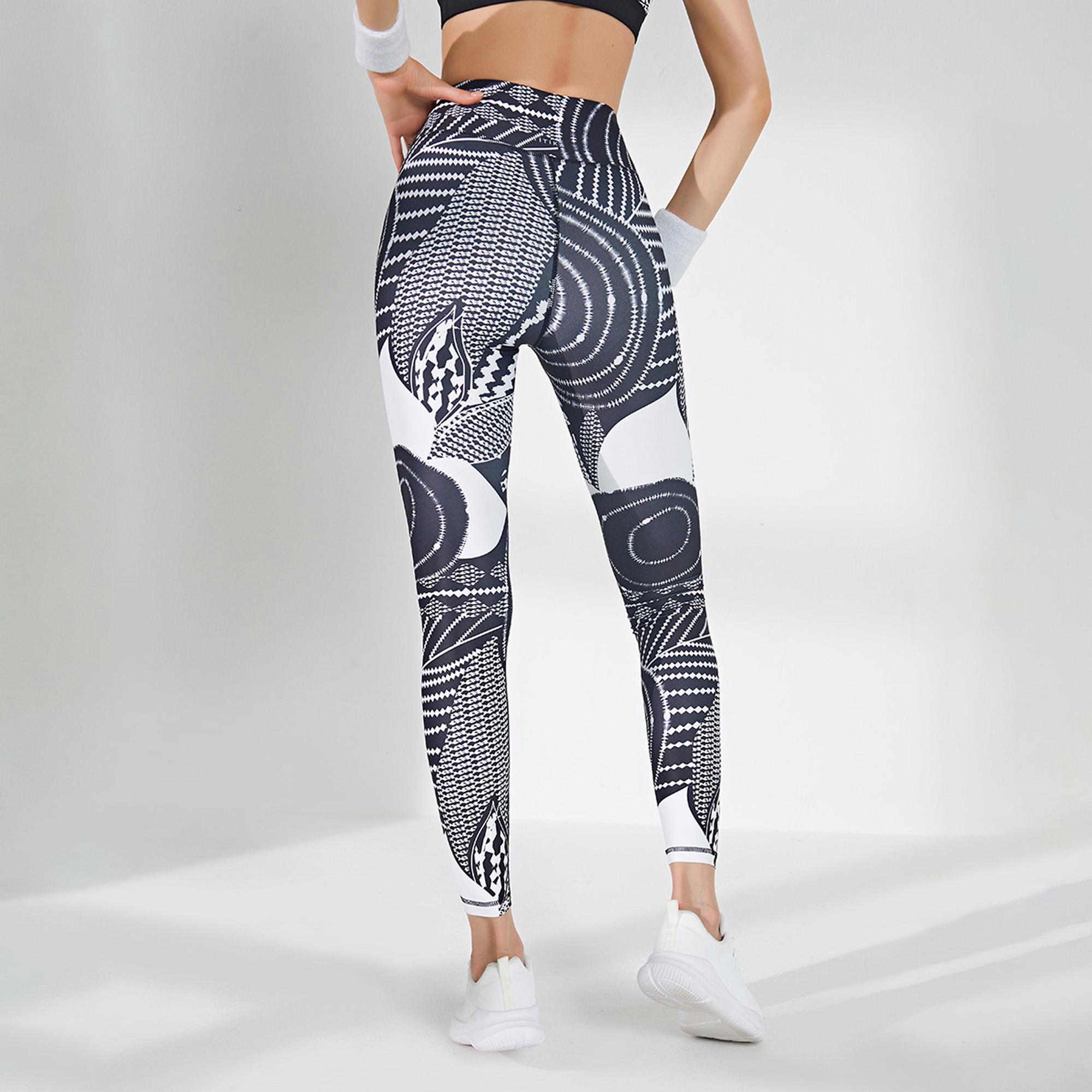 Titika Floral Print Leggings II - Black & White