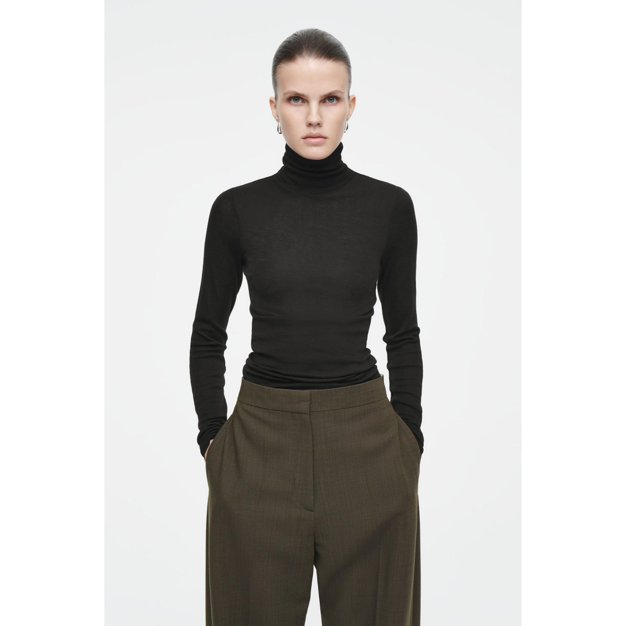 Women Merino Wool Turtleneck Top - Black
