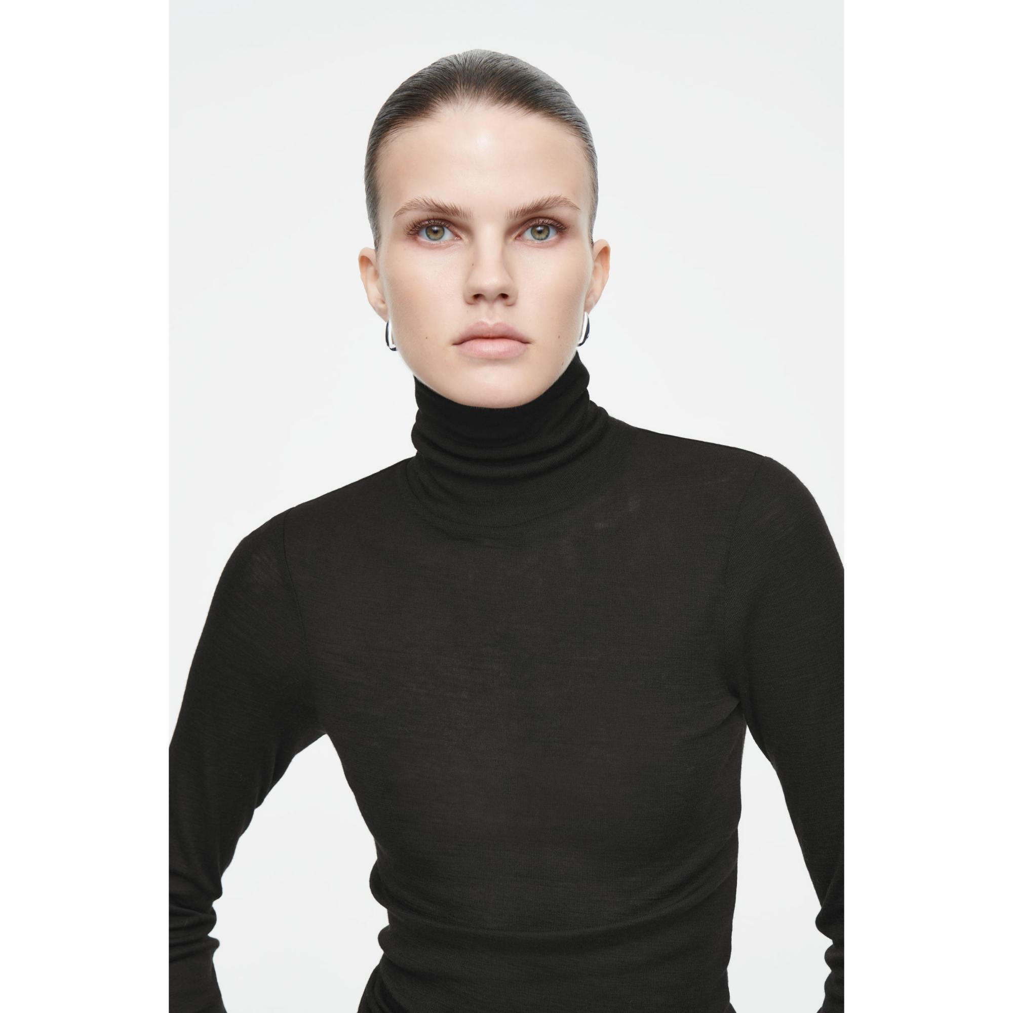 Women Merino Wool Turtleneck Top - Black