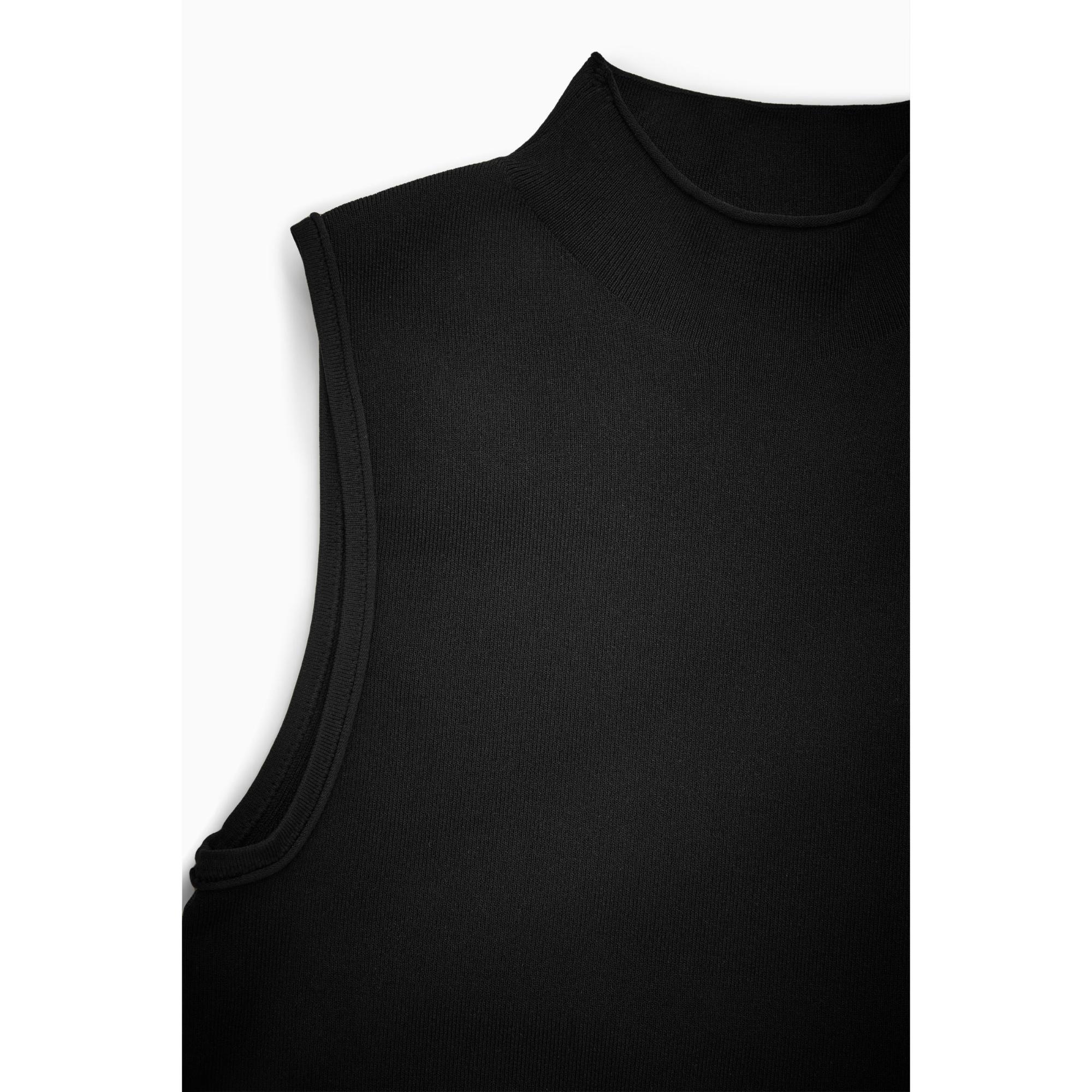 Women Cropped Knitted Sleeveless Top - Black