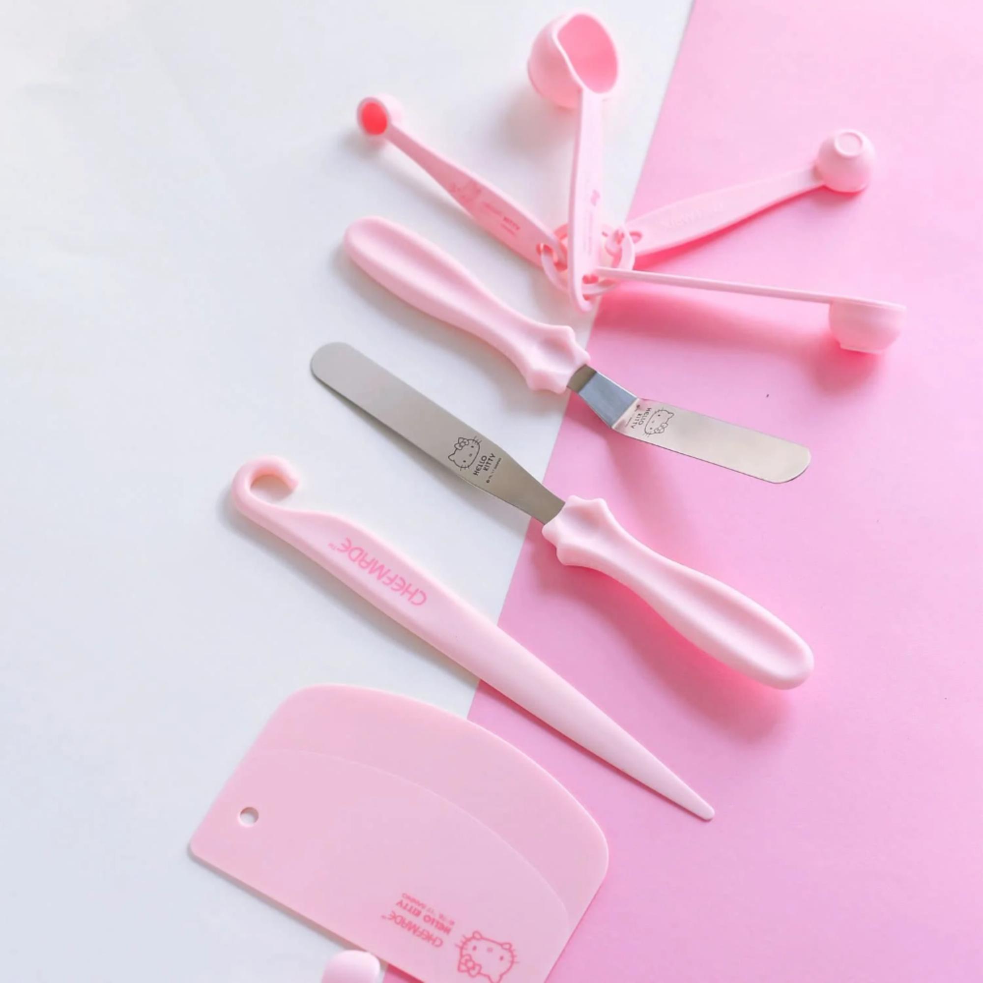 Plastic Dough Cutter and Scraper - Pink