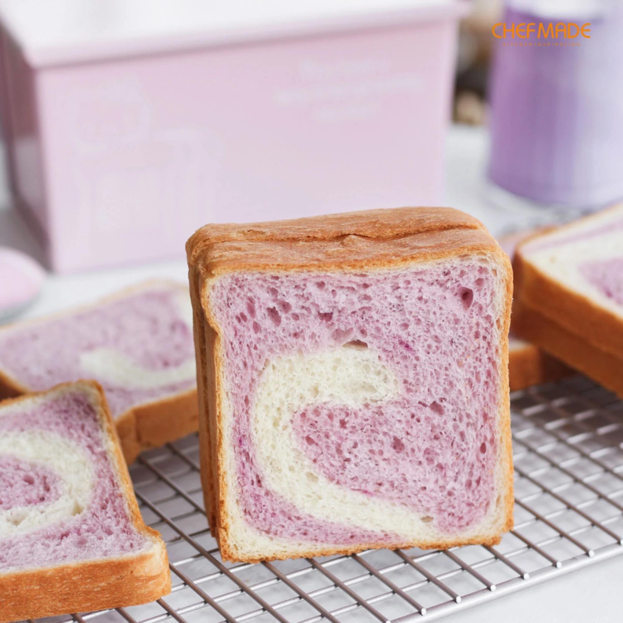 Non-Stick Covered Loaf Pan - Pink