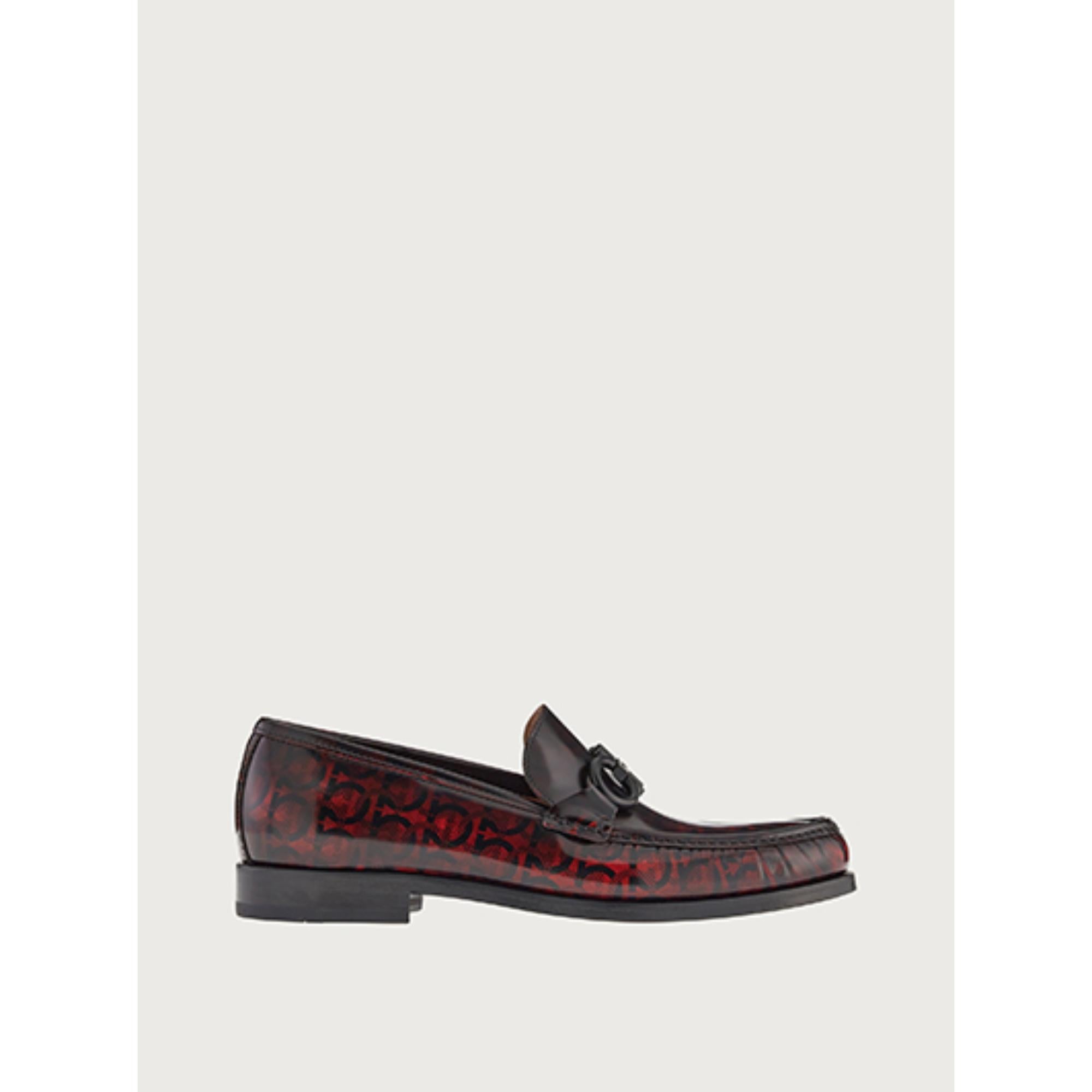 Men Moccasin with Gancini Ornament [Width: 3E] - Ferragamo Red/Black