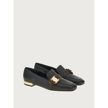 Women Vara Chain Loafers [Width: 1D] - Black