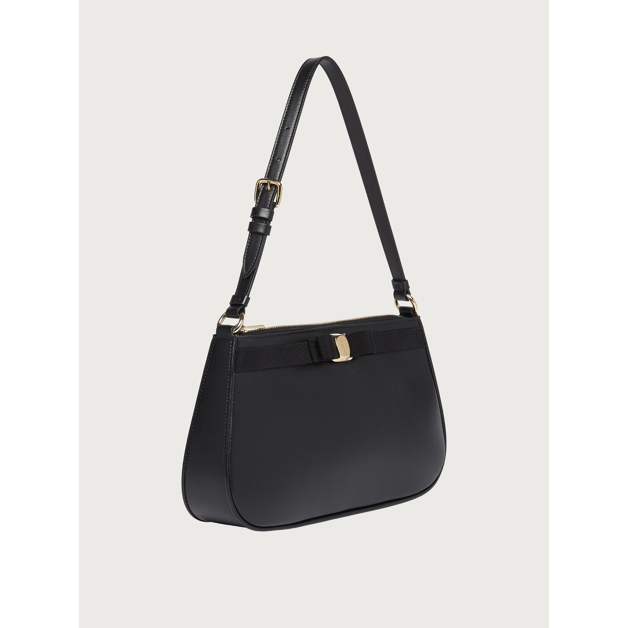 Women Vara Bow Shoulder Bag - Black