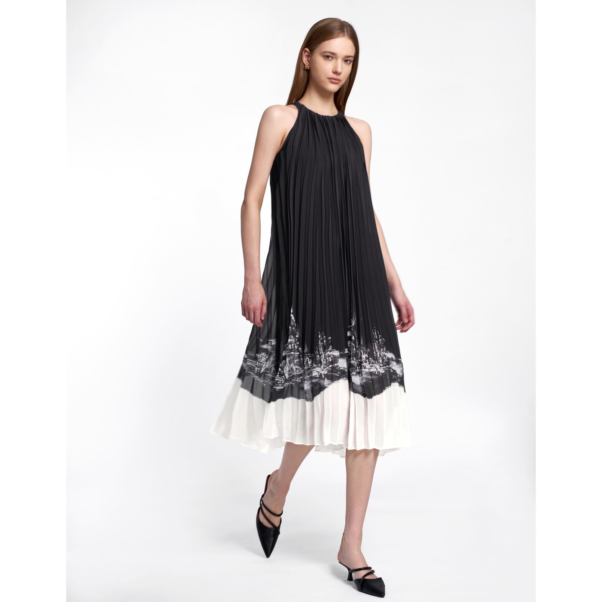 Contrast Print Pleated Dress - Black & White