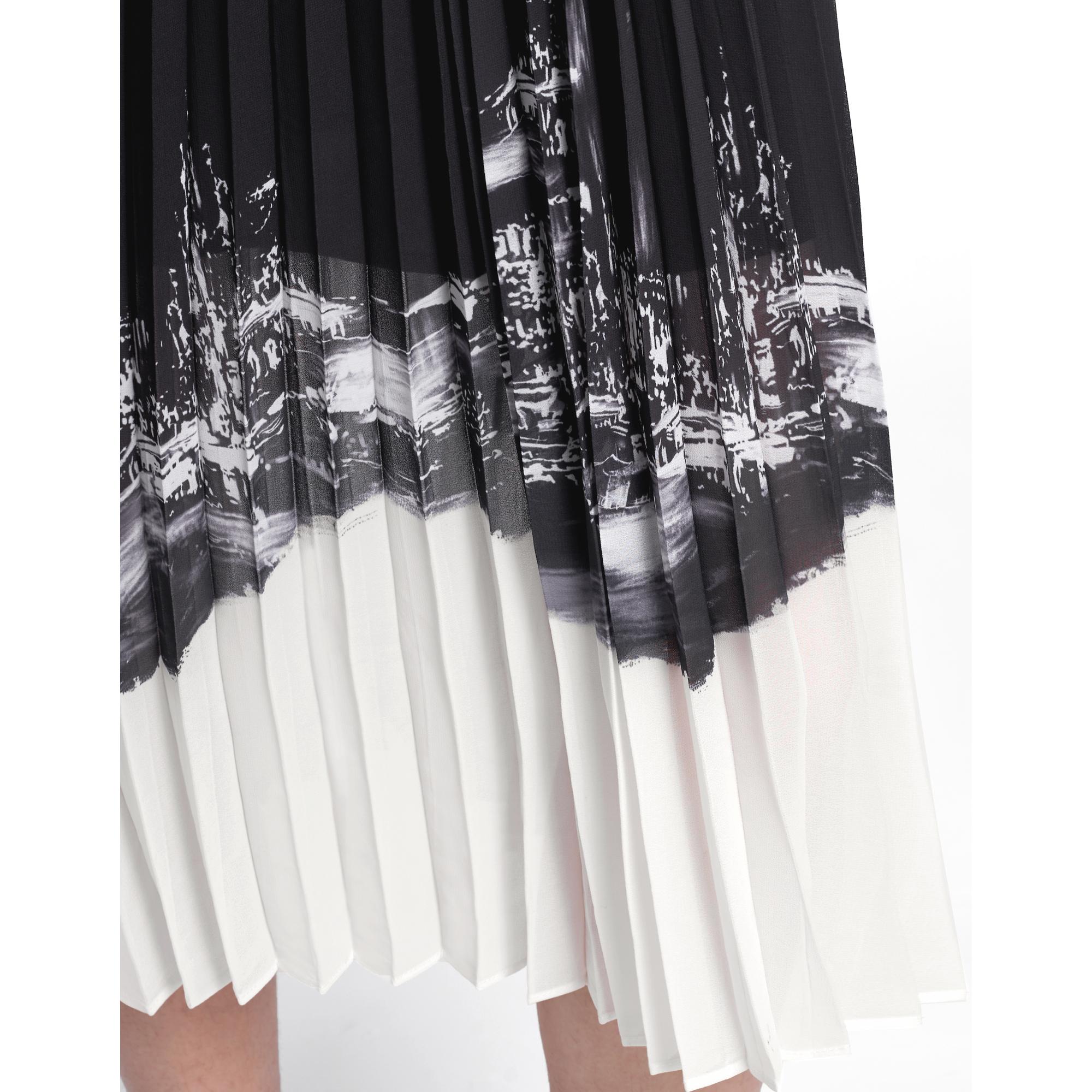 Contrast Print Pleated Dress - Black & White