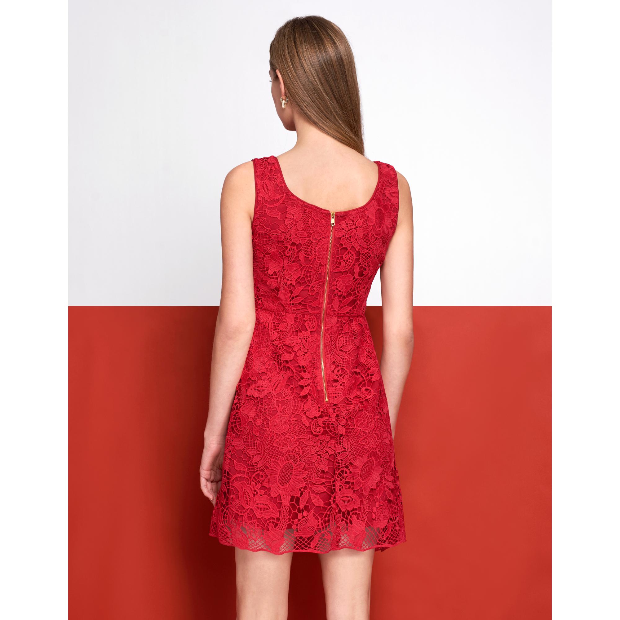 U-neck Button Detail Lace Dress - Red