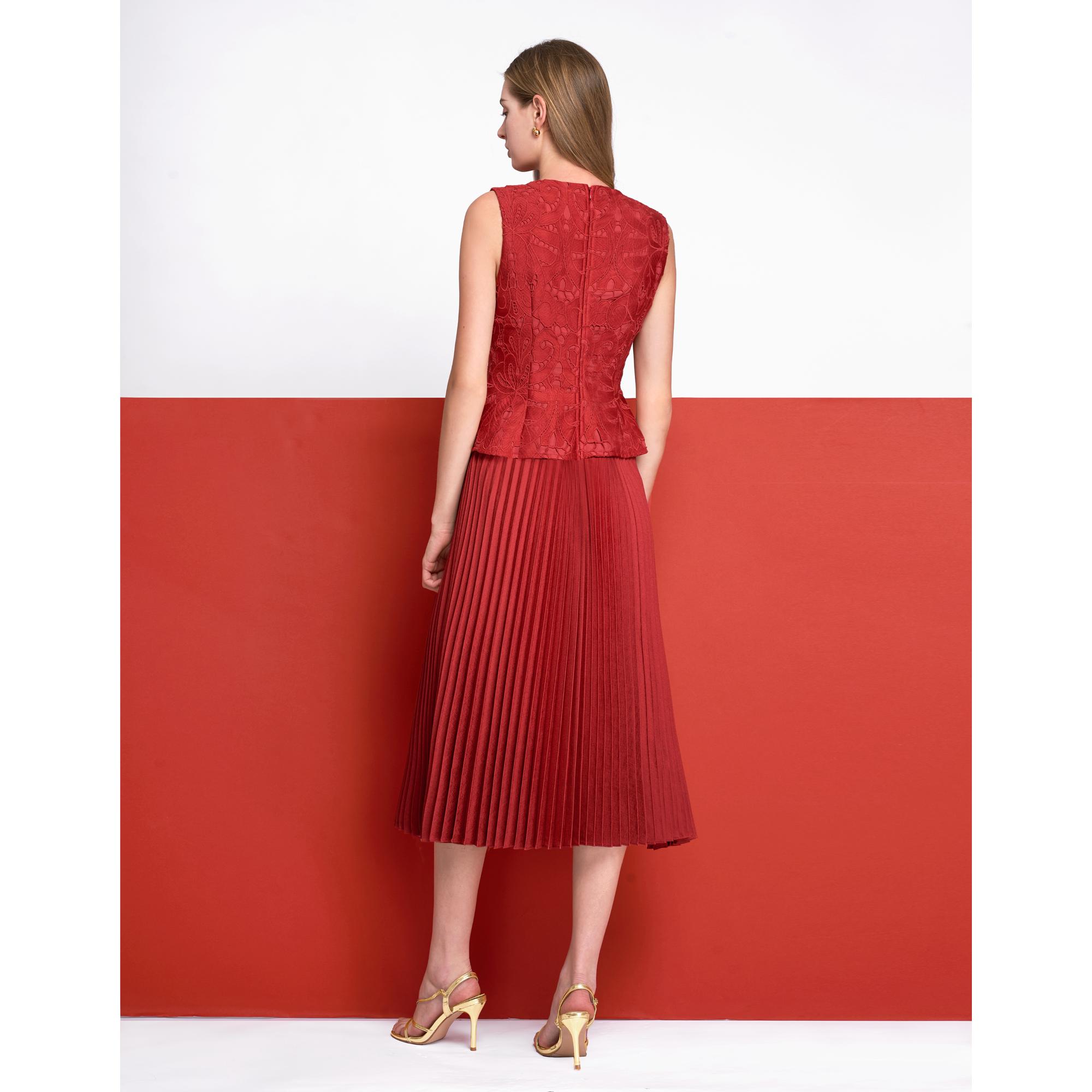 Pleated Skirt Embroidered Midi Dress - Red