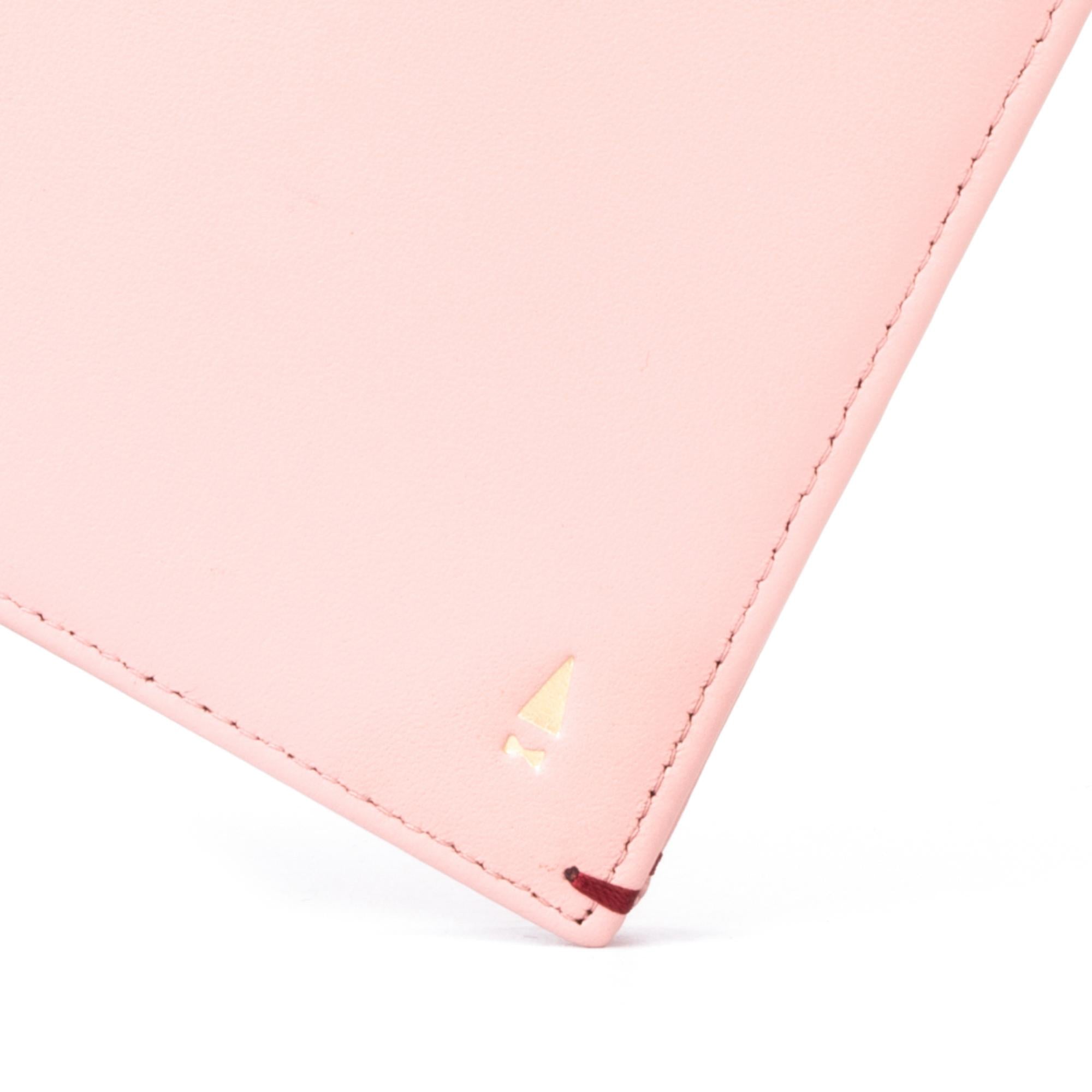 Gulliver Travel Passport Holder (RFID USA Nappa Leather) - Pink ...