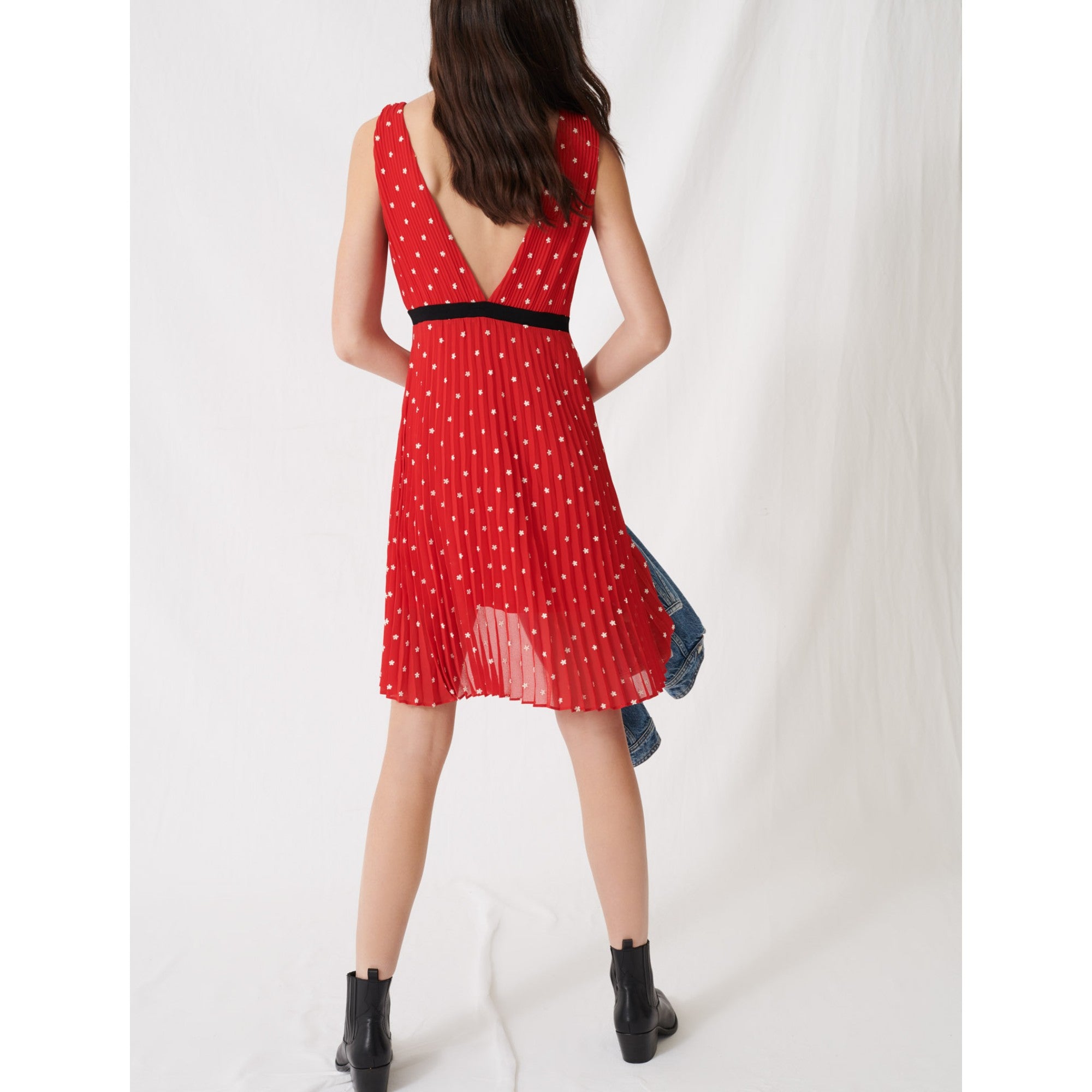 Women Embroidered And Pleated Dress - Red