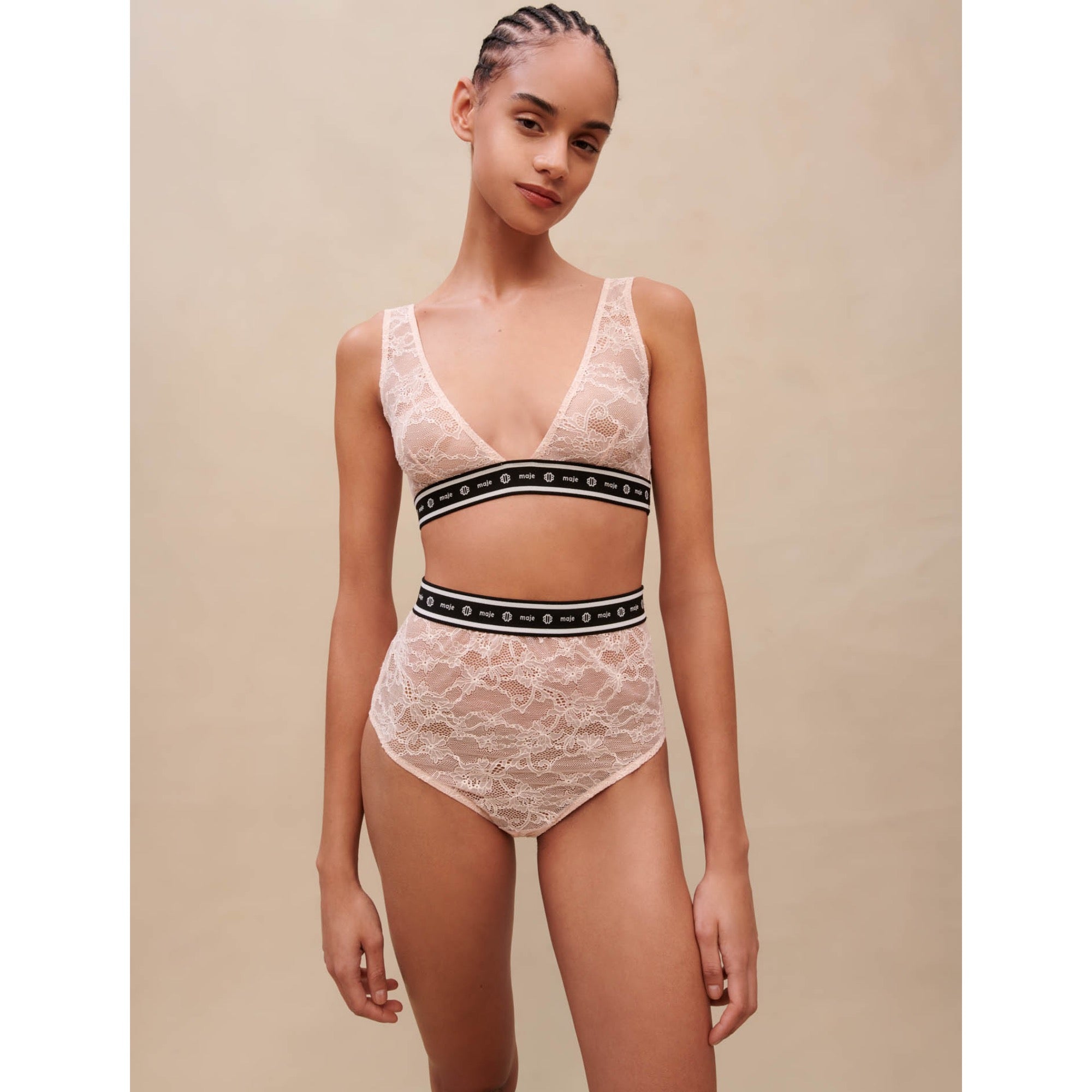 Women Lingerie Set In Lace - Pale Pink