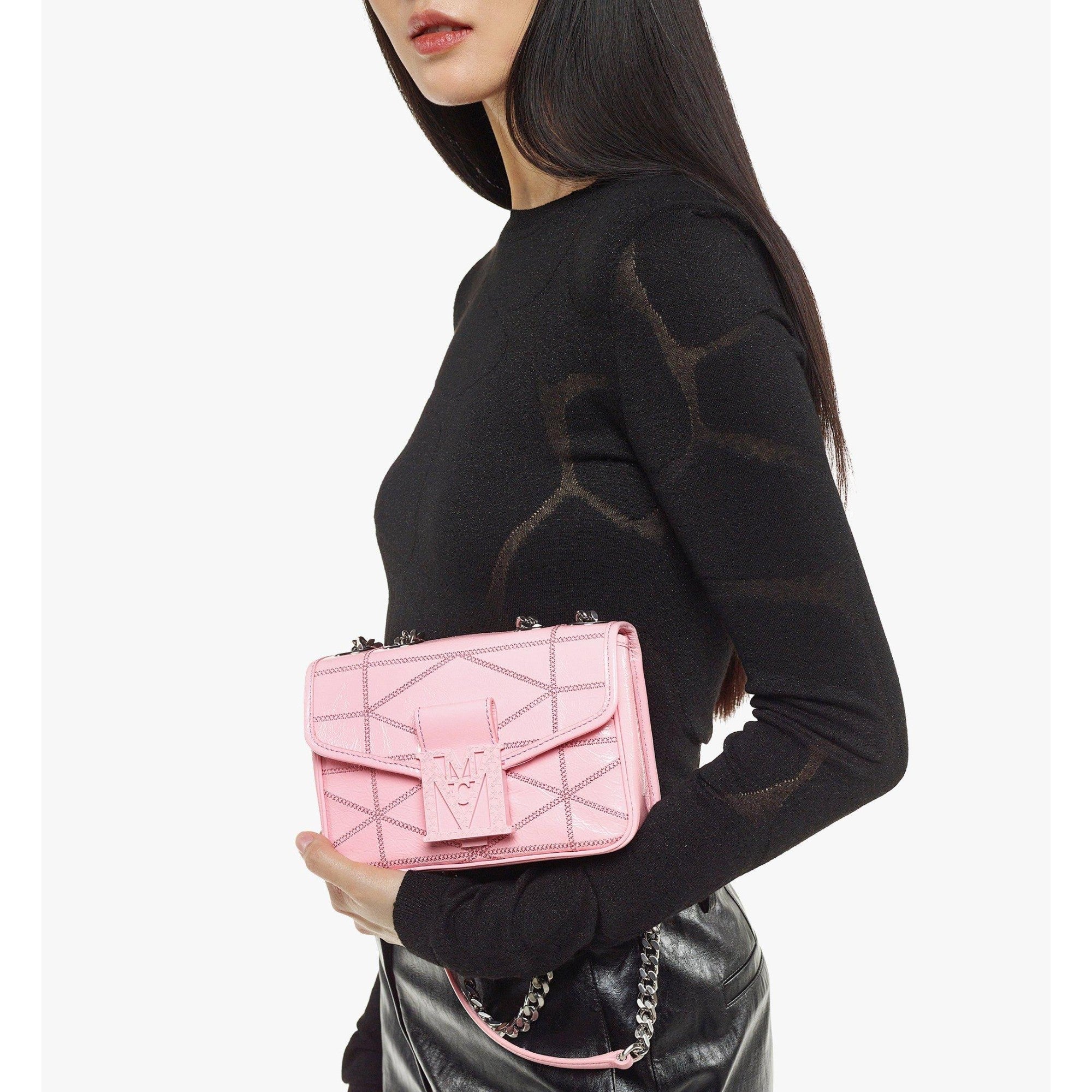 Women Travia Quilted Shoulder Bag in Crushed Leather - Powder Pink